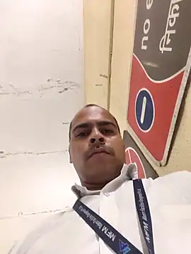 Snapshot of Vickyrajput009 chatting on 04/22/26, 04:08 Vickyrajput009 online show from 04/22/26, 04:08