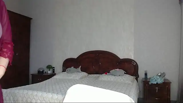 Snapshot of Batari chatting on 04/18/26, 04:05 Batari online show from 04/18/26, 04:05
