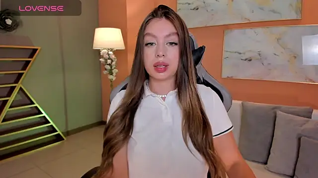 Snapshot of EllaClark chatting on 02/05/25, 06:37 EllaClark online show from 02/05/25, 06:37