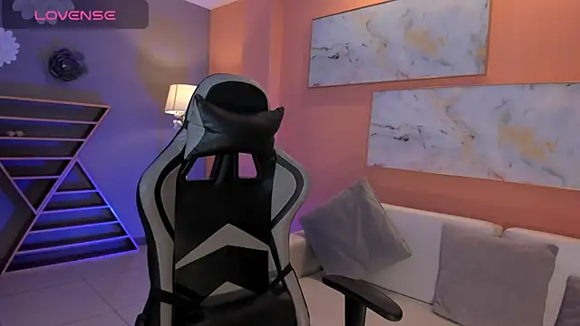 Snapshot of EllaClark chatting on 02/19/25, 07:05 EllaClark online show from 02/19/25, 07:05