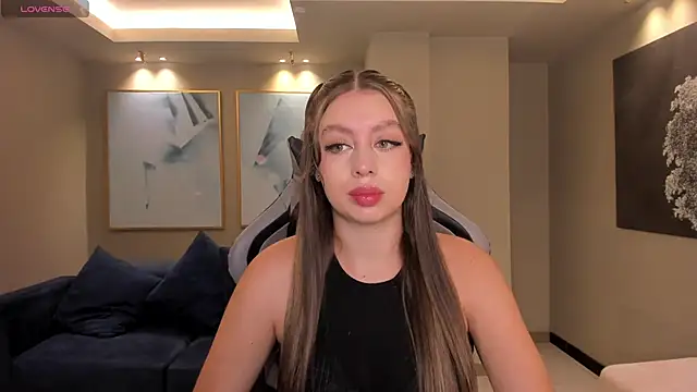 Snapshot of EllaClark chatting on 03/22/25, 07:20 EllaClark online show from 03/22/25, 07:20