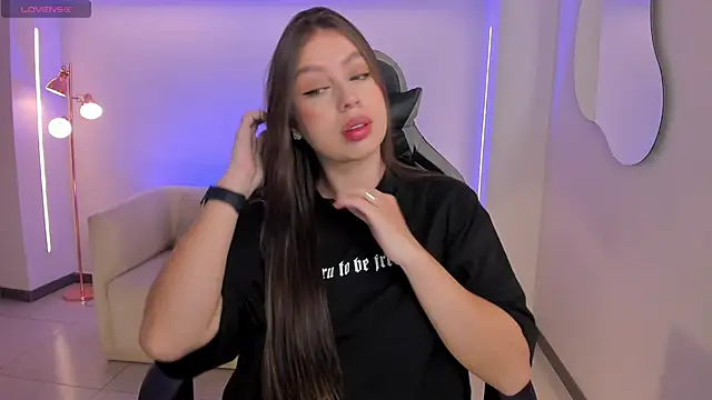 Snapshot of EllaClark chatting on 09/18/25, 06:54 EllaClark online show from 09/18/25, 06:54