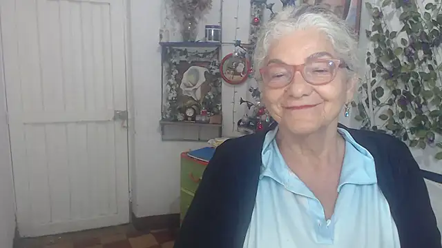 FunnyGrandma online show from 12/23/25, 02:31