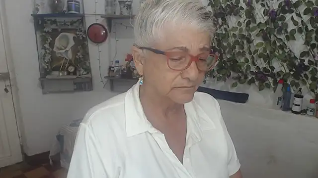 Snapshot of FunnyGrandma chatting on 03/23/26, 12:14 FunnyGrandma online show from 03/23/26, 12:14
