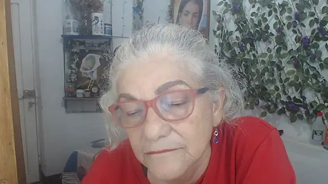 Snapshot of FunnyGrandma chatting on 04/09/26, 01:16 FunnyGrandma online show from 04/09/26, 01:16