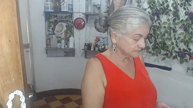 Snapshot of FunnyGrandma chatting on 04/14/26, 08:26 FunnyGrandma online show from 04/14/26, 08:26