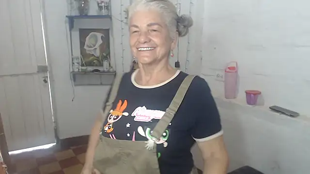 FunnyGrandma online show from 08/09/26, 06:13