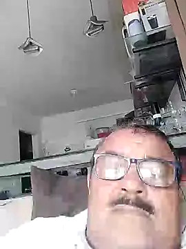 Snapshot of Misterymem63 chatting on 01/15/25, 02:35 Misterymem63 online show from 01/15/25, 02:35