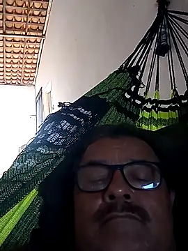 Snapshot of Misterymem63 chatting on 04/19/26, 05:34 Misterymem63 online show from 04/19/26, 05:34