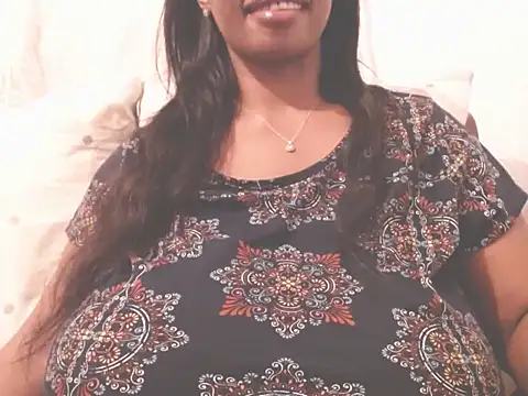 Snapshot of MissTits chatting on 03/20/25, 01:13 MissTits online show from 03/20/25, 01:13