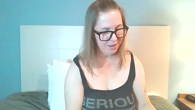 Snapshot of SweetandNaughty1 chatting on 12/19/24, 11:07 SweetandNaughty1 online show from 12/19/24, 11:07