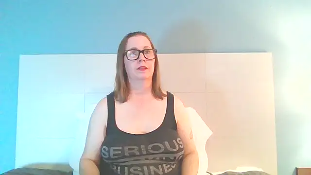 Snapshot of SweetandNaughty1 chatting on 03/12/25, 04:19 SweetandNaughty1 online show from 03/12/25, 04:19