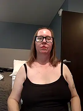 Snapshot of SweetandNaughty1 chatting on 09/19/25, 04:25 SweetandNaughty1 online show from 09/19/25, 04:25