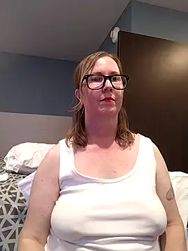 Snapshot of SweetandNaughty1 chatting on 10/14/25, 04:02 SweetandNaughty1 online show from 10/14/25, 04:02