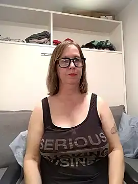 Snapshot of SweetandNaughty1 chatting on 02/11/26, 04:06 SweetandNaughty1 online show from 02/11/26, 04:06