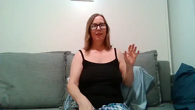 Snapshot of SweetandNaughty1 chatting on 04/13/26, 03:56 SweetandNaughty1 online show from 04/13/26, 03:56