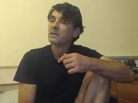 yvesstorm1 online show from 01/04/25, 07:44