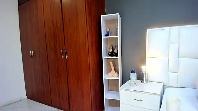 yeral2017 online show from 09/09/25, 01:54