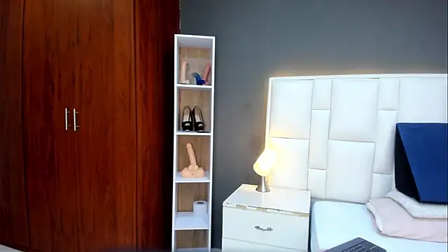 yeral2017 online show from 11/21/25, 04:27