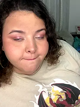 Snapshot of valentinny chatting on 11/10/25, 12:31 valentinny online show from 11/10/25, 12:31