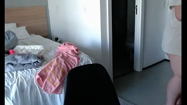 Snapshot of valentinny chatting on 03/27/26, 06:40 valentinny online show from 03/27/26, 06:40