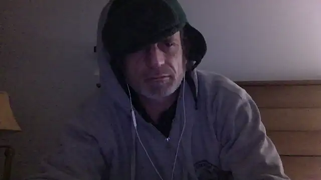 Snapshot of readyforfunxxx chatting on 12/22/24, 01:33 readyforfunxxx online show from 12/22/24, 01:33