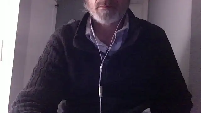 Snapshot of readyforfunxxx chatting on 01/15/25, 01:52 readyforfunxxx online show from 01/15/25, 01:52