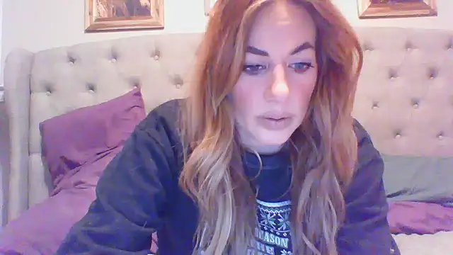 Snapshot of Rhodesxox chatting on 01/08/25, 10:48 Rhodesxox online show from 01/08/25, 10:48