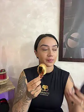 Snapshot of EmmyEvans1 chatting on 02/14/26, 07:54 EmmyEvans1 online show from 02/14/26, 07:54