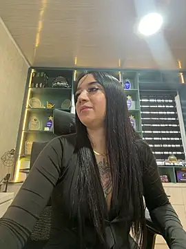 Snapshot of EmmyEvans1 chatting on 03/07/26, 07:44 EmmyEvans1 online show from 03/07/26, 07:44