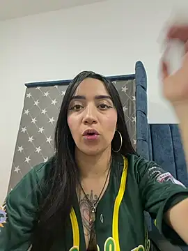 Snapshot of EmmyEvans1 chatting on 03/11/26, 07:42 EmmyEvans1 online show from 03/11/26, 07:42