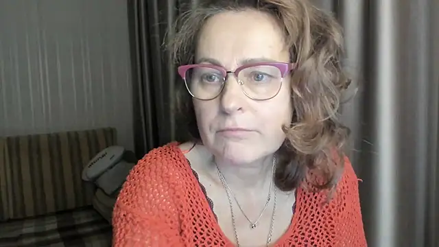 lauraoven online show from 01/09/25, 06:04