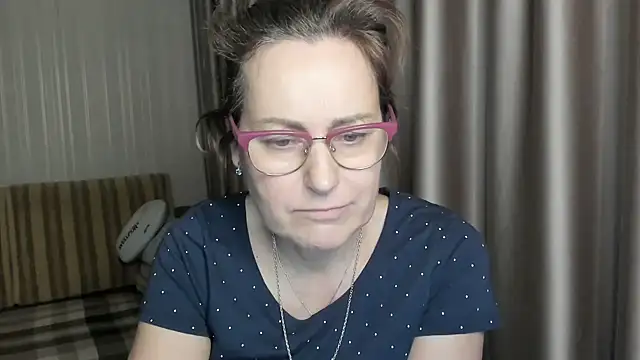 lauraoven online show from 01/15/25, 07:12