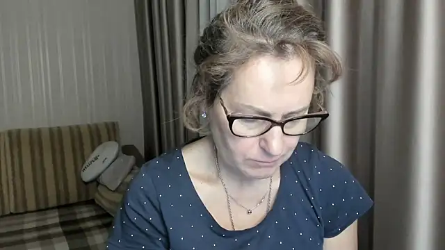 lauraoven online show from 01/16/25, 05:44