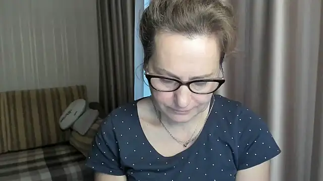 lauraoven online show from 01/17/25, 07:08