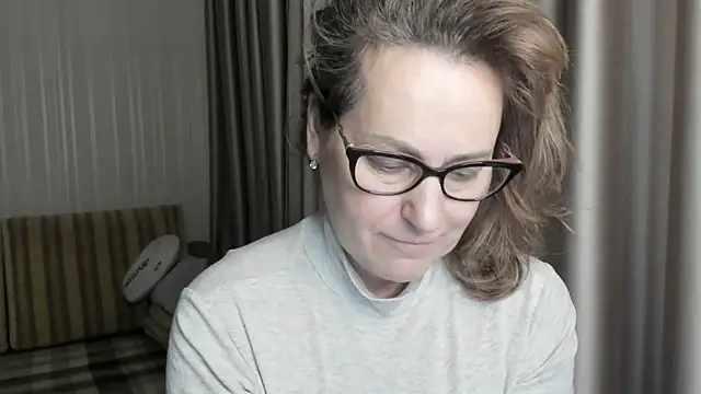 lauraoven online show from 01/18/25, 03:05