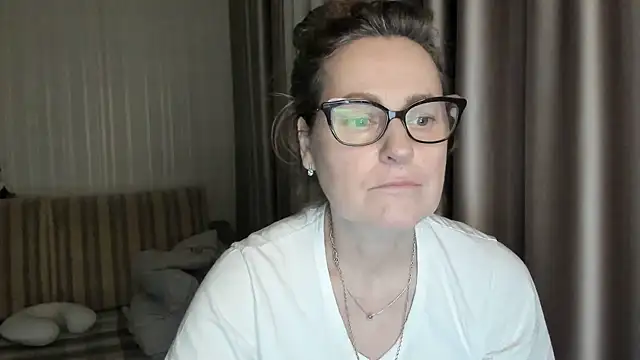 lauraoven online show from 02/06/25, 07:18