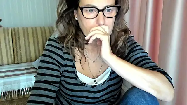 lauraoven online show from 10/29/25, 08:05