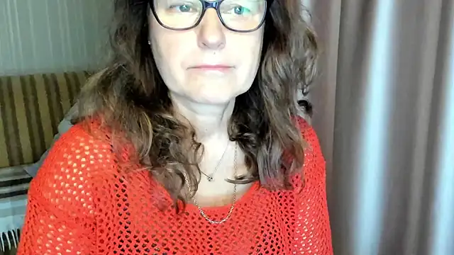 lauraoven online show from 11/01/25, 07:54