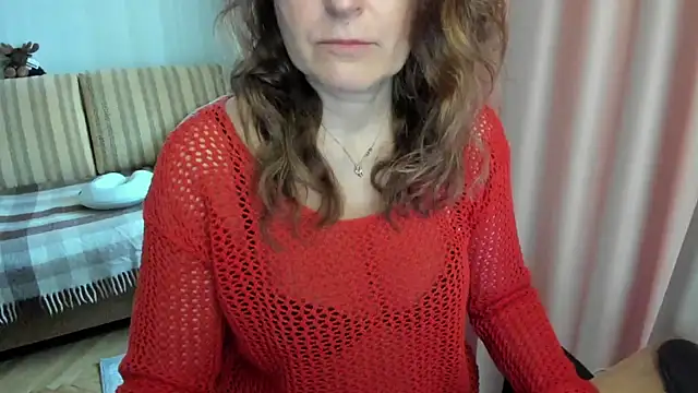 Snapshot of lauraoven chatting on 03/28/26, 08:03 lauraoven online show from 03/28/26, 08:03