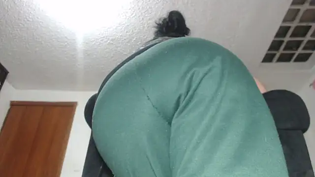 prettyangelsquirt online show from 02/25/25, 06:42