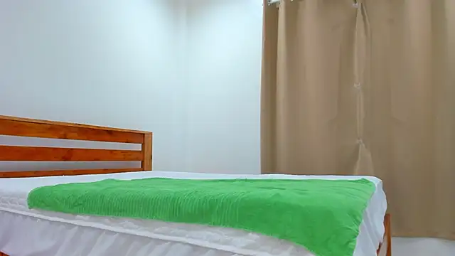 CurvyJules69 online show from 12/04/25, 03:27