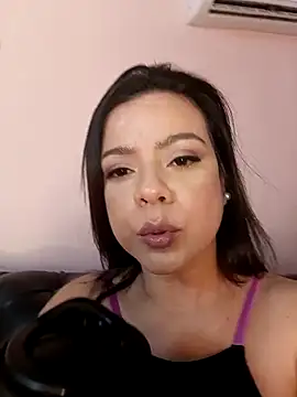 Snapshot of Sofiia_W26 chatting on 01/24/25, 05:32 Sofiia W26 online show from 01/24/25, 05:32