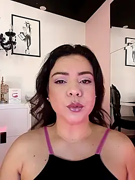Snapshot of Sofiia_W26 chatting on 02/20/25, 04:03 Sofiia W26 online show from 02/20/25, 04:03