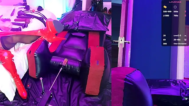 Snapshot of Kinky_JXD chatting on 10/13/25, 05:02 Kinky JXD online show from 10/13/25, 05:02