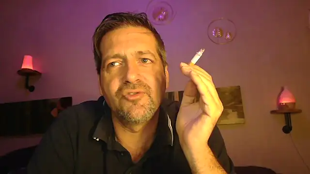 Snapshot of matrikes1 chatting on 12/27/24, 08:28 matrikes1 online show from 12/27/24, 08:28