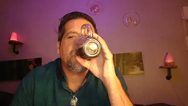 Snapshot of matrikes1 chatting on 12/29/24, 06:05 matrikes1 online show from 12/29/24, 06:05