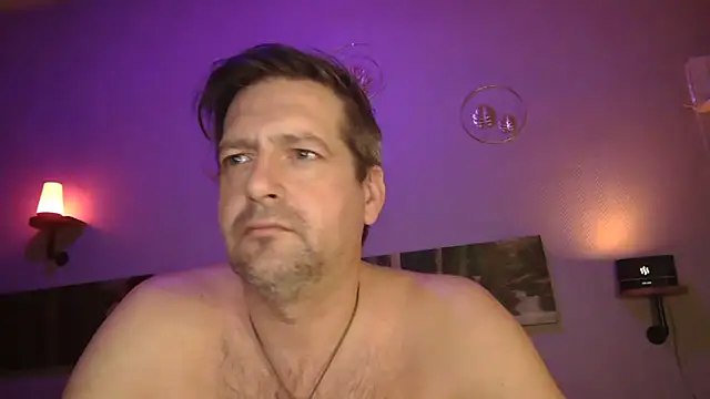 Snapshot of matrikes1 chatting on 02/05/25, 05:42 matrikes1 online show from 02/05/25, 05:42