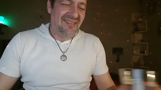 Snapshot of matrikes1 chatting on 03/21/25, 11:01 matrikes1 online show from 03/21/25, 11:01