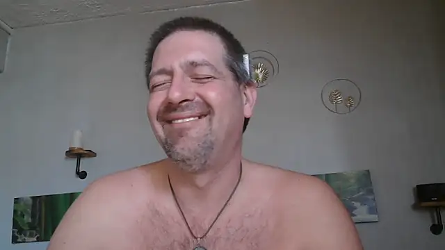 Snapshot of matrikes1 chatting on 03/22/25, 02:47 matrikes1 online show from 03/22/25, 02:47